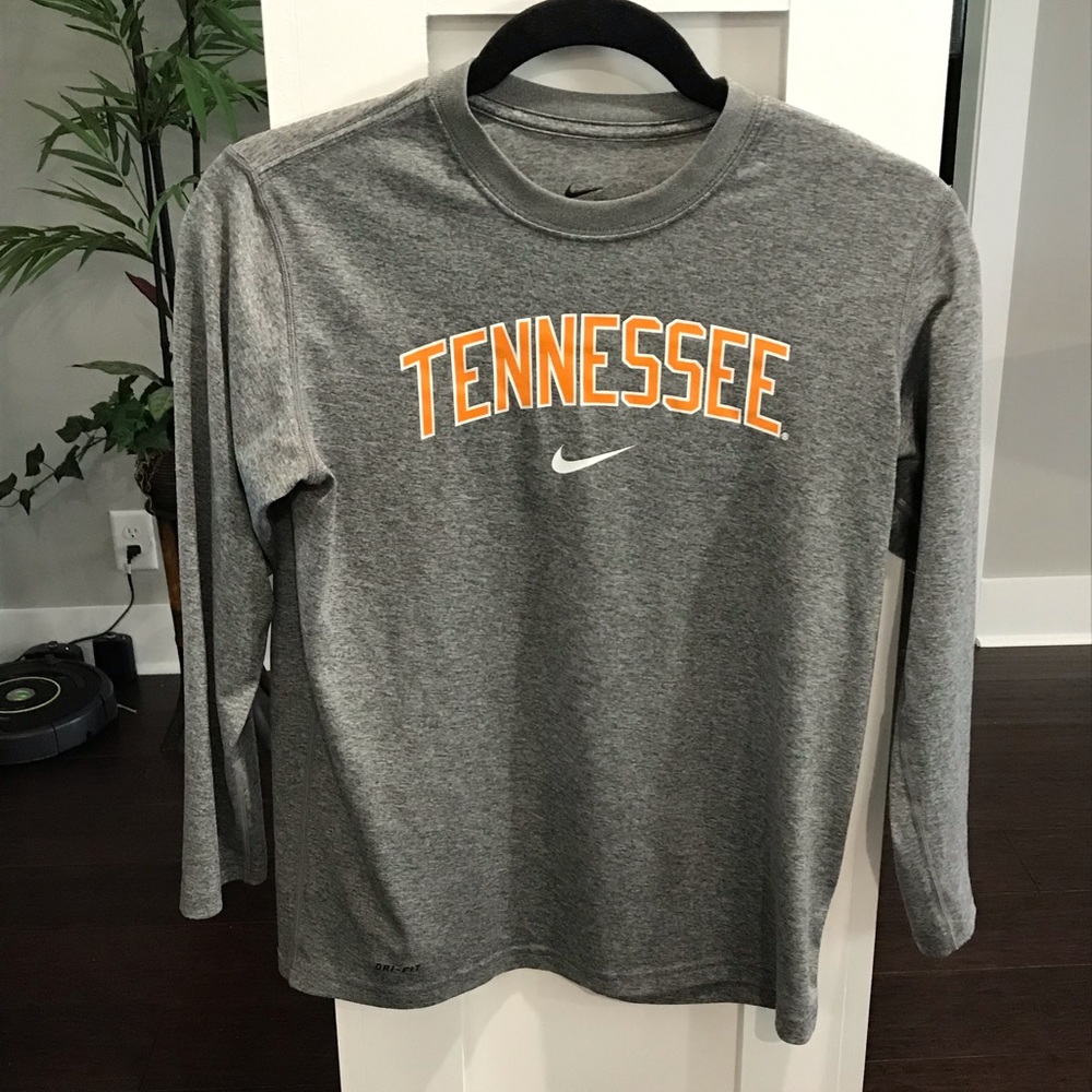 Youth boys Nike tee shirt